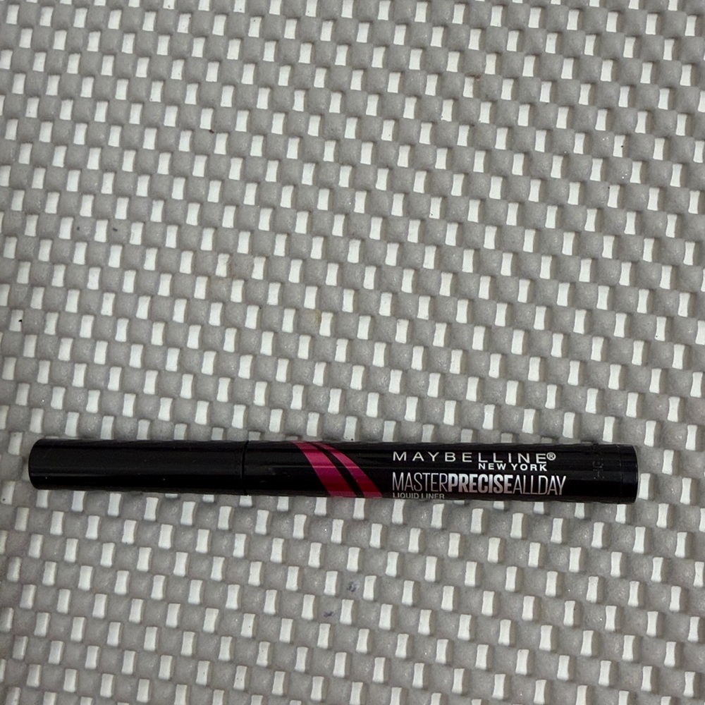 Makeup Bundle - Picture 11 of 16